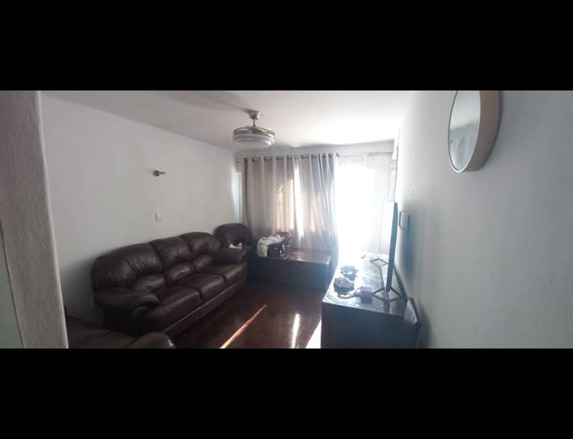 1.5 BEDROOM FLAT FOR SALE IN OVERPORT